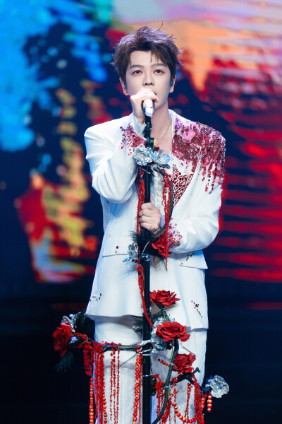 光从东方来西安王栎鑫
