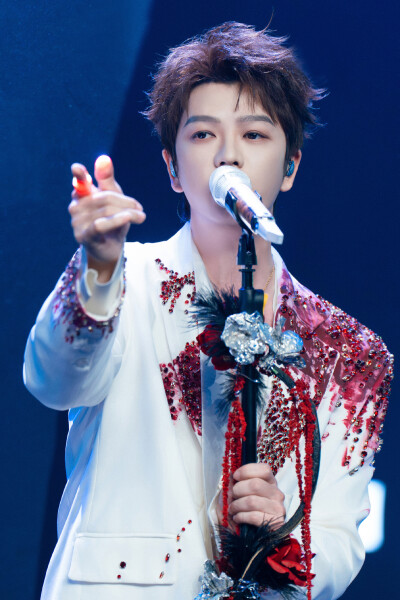 光从东方来西安王栎鑫
