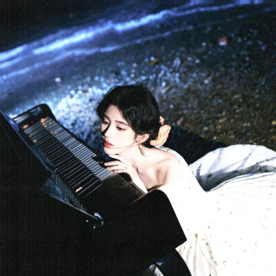 那遥远的塞纳河畔。