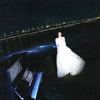 那遥远的塞纳河畔。