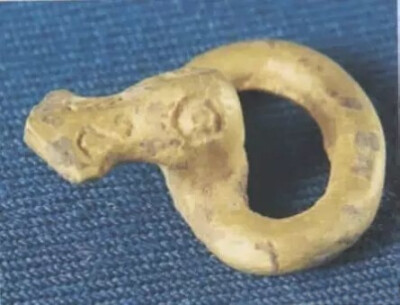 春秋时期  金节约
南京博物院藏
