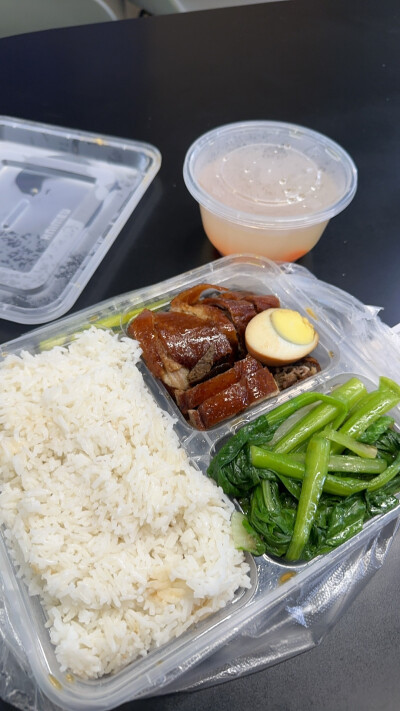 加班的日子总选烧鹅饭