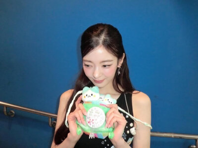 lia_loves___​​​