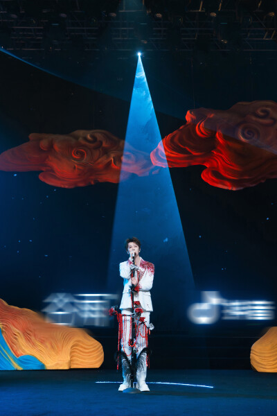 光从东方来西安王栎鑫
