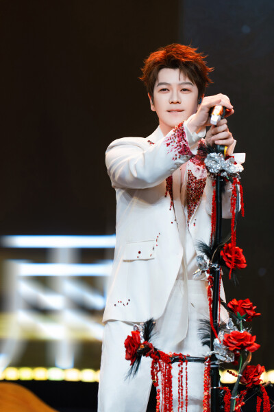 光从东方来西安王栎鑫
