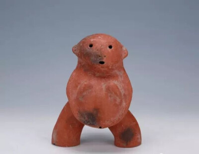 红山文化  红陶孕神像 
观复博物馆藏
