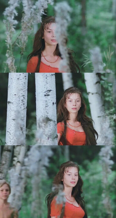 加琳娜·贝利亚耶娃（Galina Belyayeva），1961年生人，最富盛名的苏联电影和戏剧女星之一。17岁的她刚出道起就因《我亲昵而温柔的野兽》一鸣惊人，随后《安娜·巴甫洛娃》的大获成功更使她被誉为苏联电影界最具光明的…