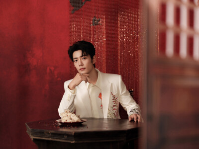 岁岁安康，年年欢畅。此间烟火，共迎花开。今晚和@肖战 #北京台春晚# 见[送花花] ​​​