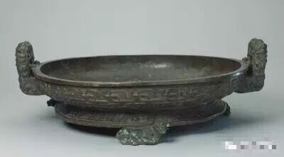 春秋 毛叔盘
北京故宫博物馆藏
