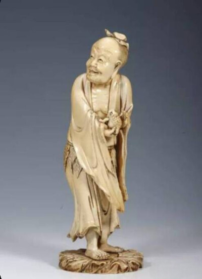 清乾隆 牙雕刘海像
观复博物馆藏
