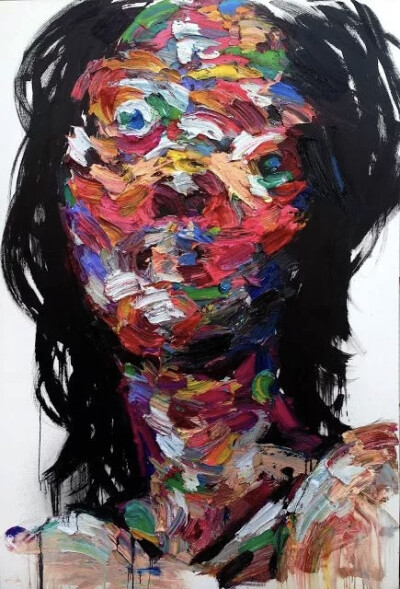 这是一些看着很过瘾的作品，韩国画家kwangho shin的创作。
轮廓廓包裹着色彩，内部层层叠叠的色彩交织在一起，从模糊的面部轮廓和斑斓的面部色彩体现出，艺术家对于人类情感复杂性的表达。
