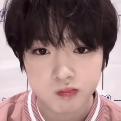 过年请大家看小猪