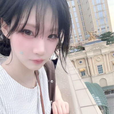 谭译小姐姐的美图