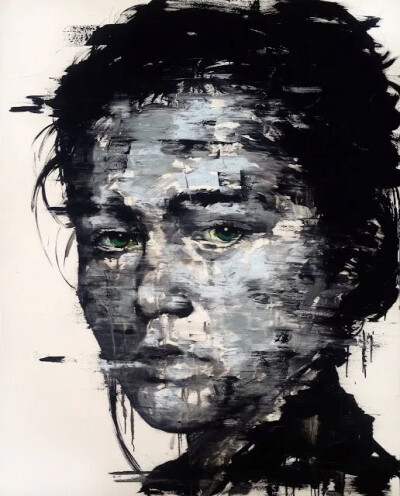 这是一些看着很过瘾的作品，韩国画家kwangho shin的创作。
轮廓廓包裹着色彩，内部层层叠叠的色彩交织在一起，从模糊的面部轮廓和斑斓的面部色彩体现出，艺术家对于人类情感复杂性的表达。
