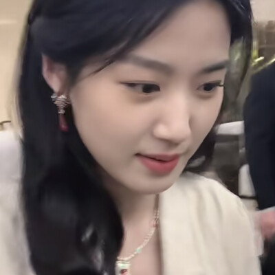 一如既往的貌美