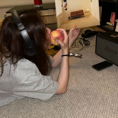 时针走过一个圈 我们又向前