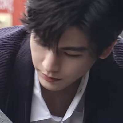 中午只有一个小时晒不到太阳