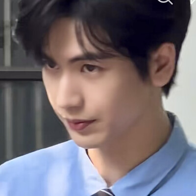 中午只有一个小时晒不到太阳