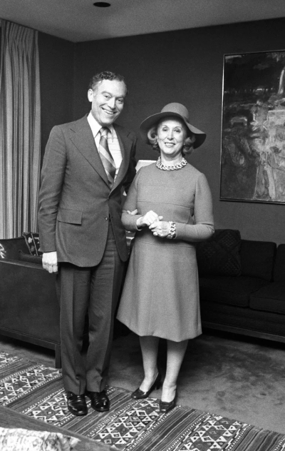 莱纳德与母亲雅诗兰黛