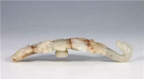 战国 白玉螭龙带钩
观复博物馆藏
