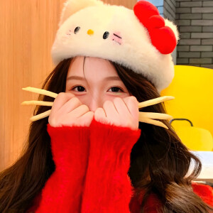 新年红色氛围女头