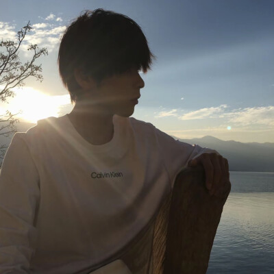 头像丨男头 某天我遇到一个用心待我的人