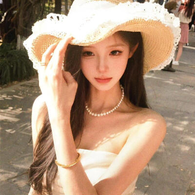 ❤️星星贩卖所❤️＃生命力女生头像 ​​​＃Wechat氛围感女头＃夏日头像＃自由感＃自然系＃蝴蝶女孩头像＃艺术感头像＃胶片感头像＃复古＃棕色系