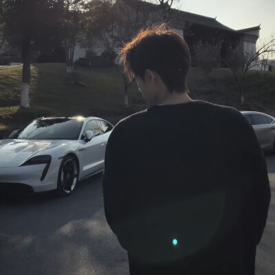 头像丨男头 某天我遇到一个用心待我的人