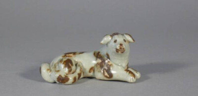 北宋 影青釉点褐彩狗形镇
观复博物馆藏
