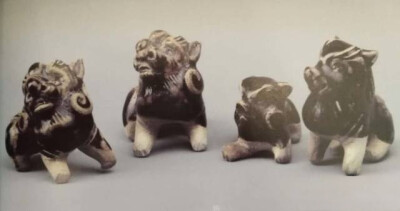 唐代 邢窑黑釉犬