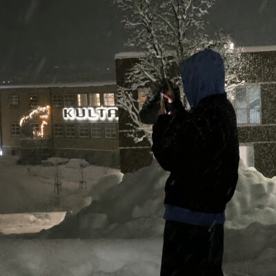 头像丨男头 我根本不需要过年我只需要假期