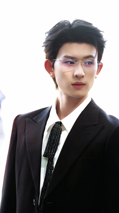 陈添祥/十八岁太奶奶驾到之重整家族荣耀