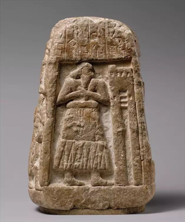 公元前2900年-2700年  雪花石刻人像石板  
苏美尔文明 
美国大都会博物馆藏
