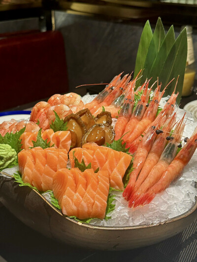 舒坦了～春节这几天的倦怠因为这堆刺身而消亡！
那些做宵夜档的老板们不要那么懒可以返工开门做生意了！