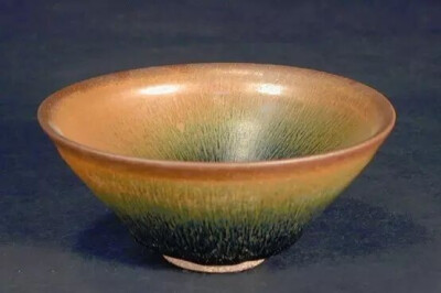 北宋  建窑黑釉兔毫盏
上海观复博物馆藏
