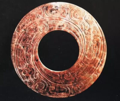 ▲ 春秋 山西省曲沃县晋侯墓出土的玉环
山西省考古研究所藏
