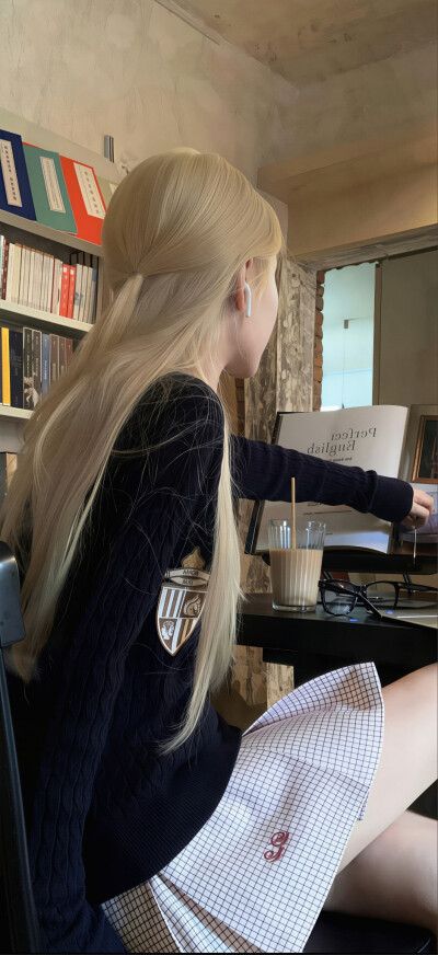 我是自愿哄老己开心的: ๑⁃̀⩊⁃́๑:zᶻ...