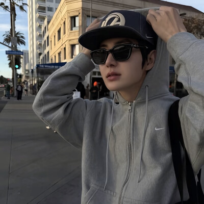 头像｜男生头像 来年幸福