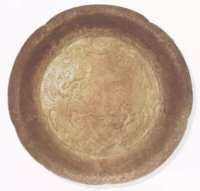 唐代  银鎏金摩竭纹盆
镇江博物馆藏
