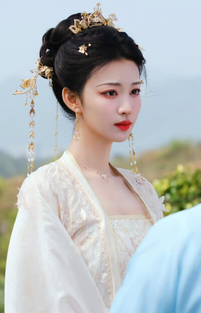 王楚然/成何体统