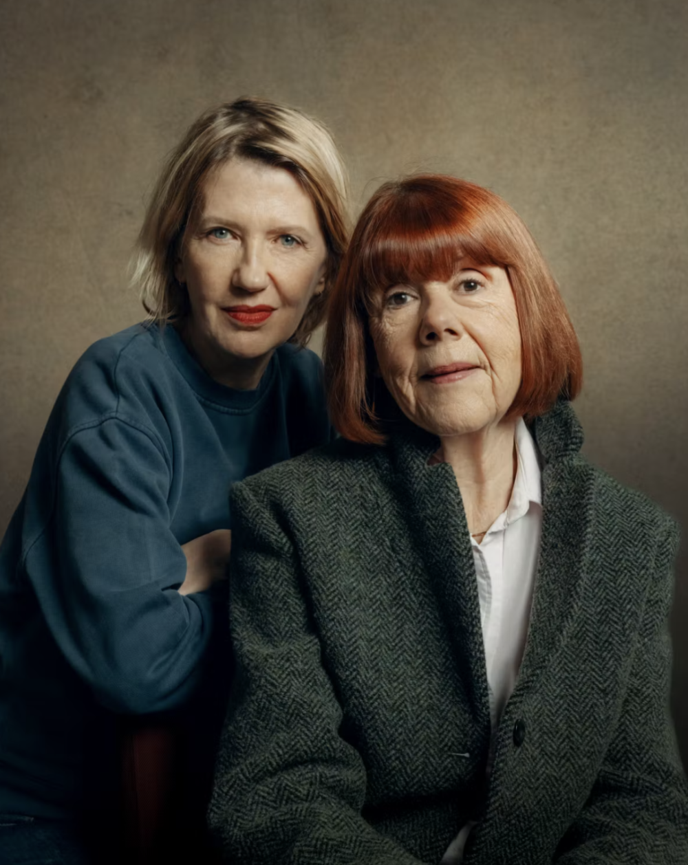 2026年，佩利科特与记者朱迪思·佩里尼翁的合影。© Laura Stevens for Télérama