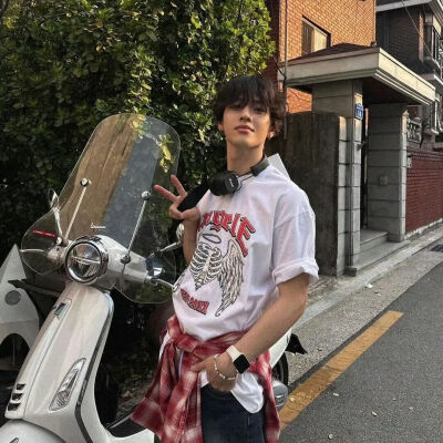 ୧⍤⃝Man