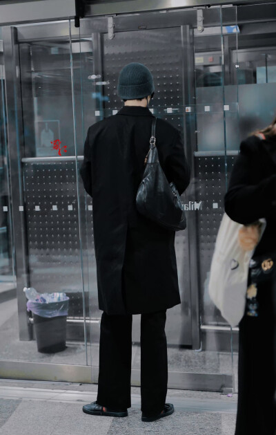 肖战 20260224 #肖战把机场走成秀场了
见水印