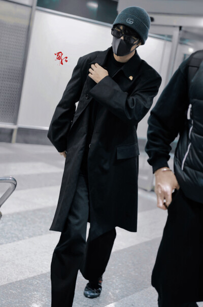 肖战 20260224 #肖战把机场走成秀场了
见水印