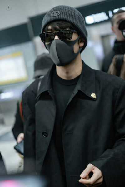 肖战 20260224 #肖战把机场走成秀场了
见水印