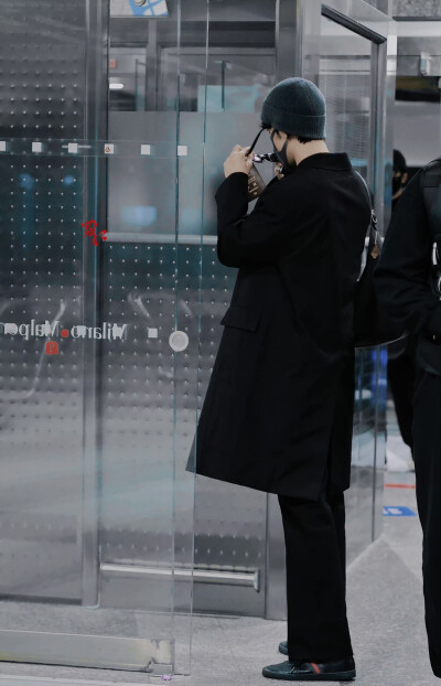 肖战 20260224 #肖战把机场走成秀场了
见水印