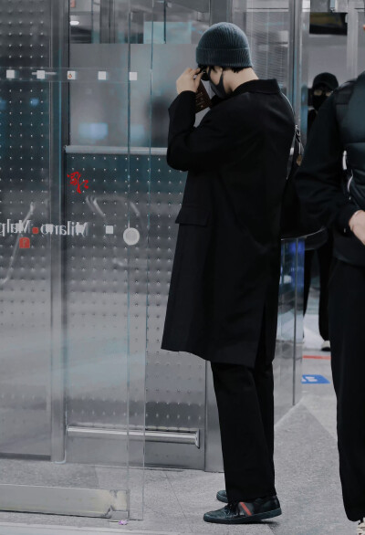 肖战 20260224 #肖战把机场走成秀场了
见水印