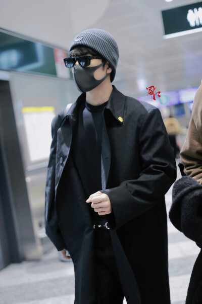 肖战 20260224 #肖战把机场走成秀场了
见水印