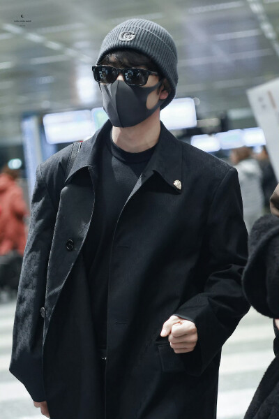 肖战 20260224 #肖战把机场走成秀场了
见水印