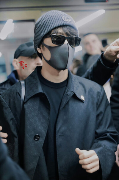 肖战 20260224 #肖战把机场走成秀场了
见水印